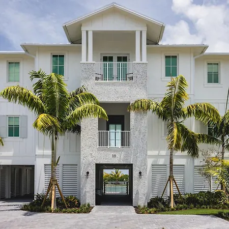 New Waterfront Home - Dreamside House
